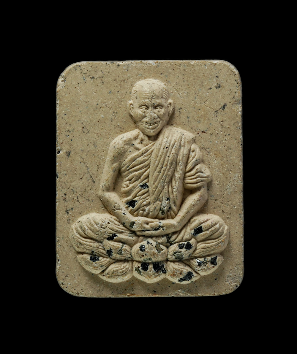 24Nov24 (13)p.jpg - พระผงหลวงปู่สรวง เทวดาเล่นดิน ยันต์เปิดโลกมหาเศรษฐี พิธีไหว้ครุ ปี2561 หลวงพ่อสมหวัง ปิยธมฺโม(ศิษย์หลวงปู่สรวง) สำนักสงฆ์ปฏิบัติธรรมสวนป่าสมุนไพร ต.เข [..] | https://kamulet.in.th